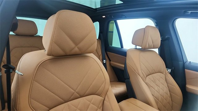 Used 2025 BMW X5 sDrive40i w/ M Sport Package image 23