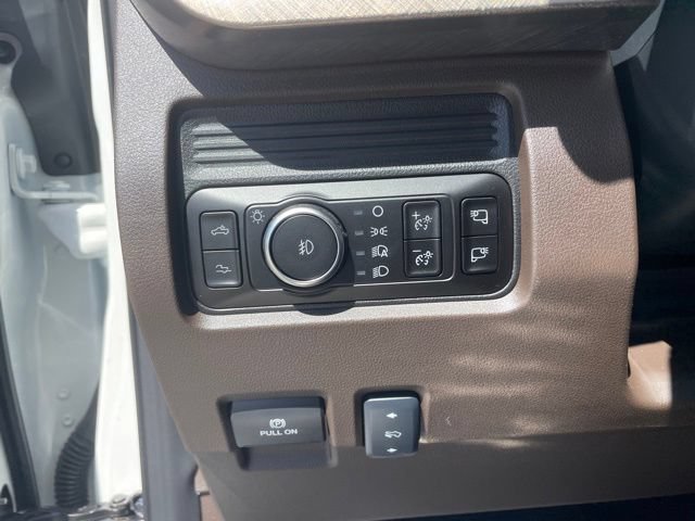 New 2026 Ford F250 King Ranch w/ FX4 Off-Road Package AWD/4WD image 17