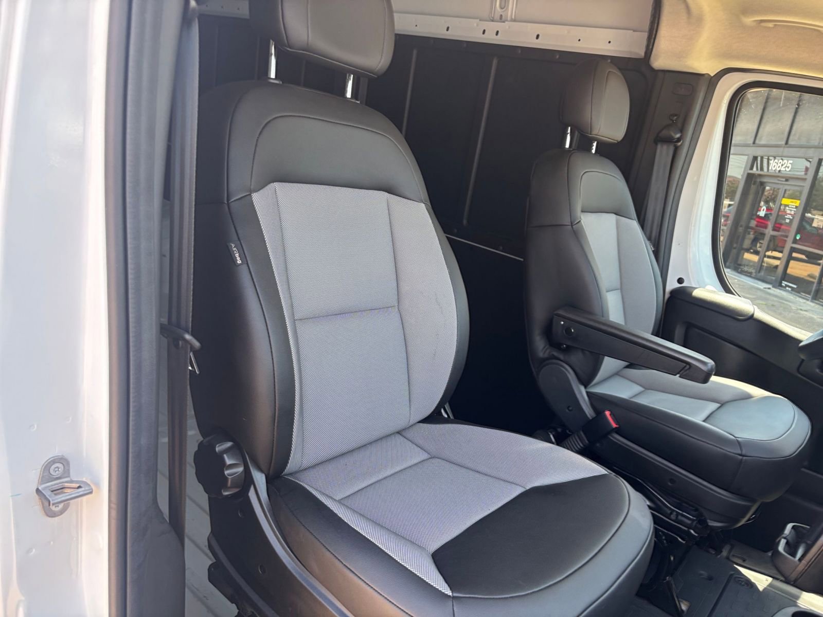 Used 2026 RAM ProMaster 2500 w/ Convenience Group FWD image 34