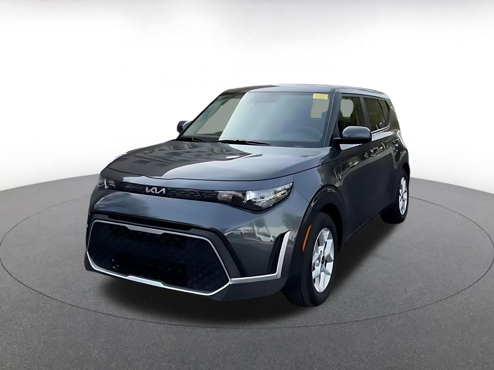 Used 2025 Kia Soul LX w/ LX Technology Package FWD image 7