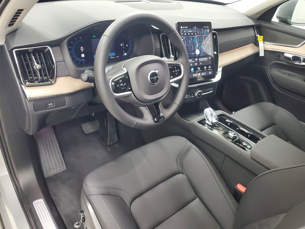 New 2025 Volvo XC90 B6 Core w/ Climate Package image 21