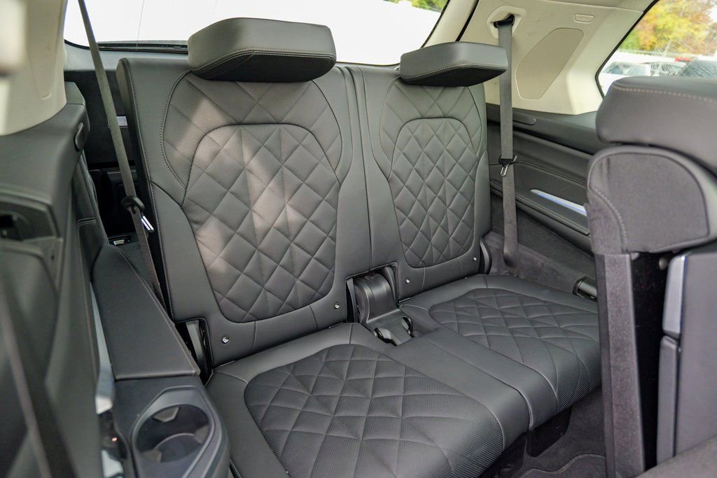Used 2024 BMW X7 xDrive40i image 36