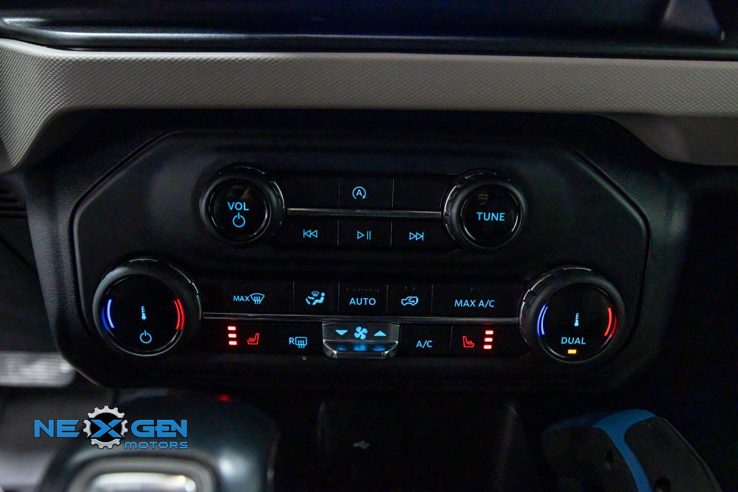 Used 2022 Ford Bronco Wildtrak image 19