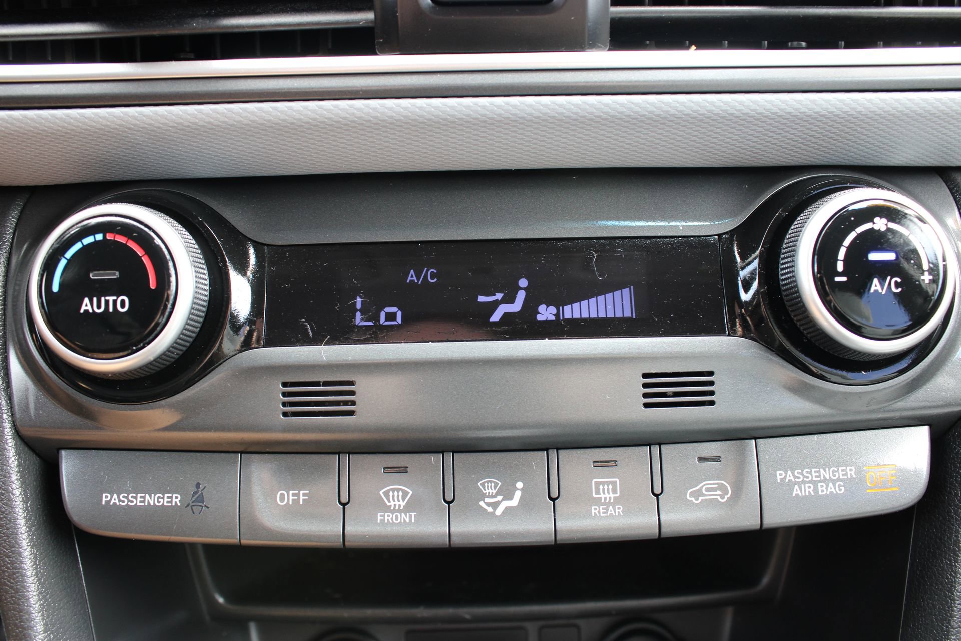 Used 2021 Hyundai Kona Limited image 34