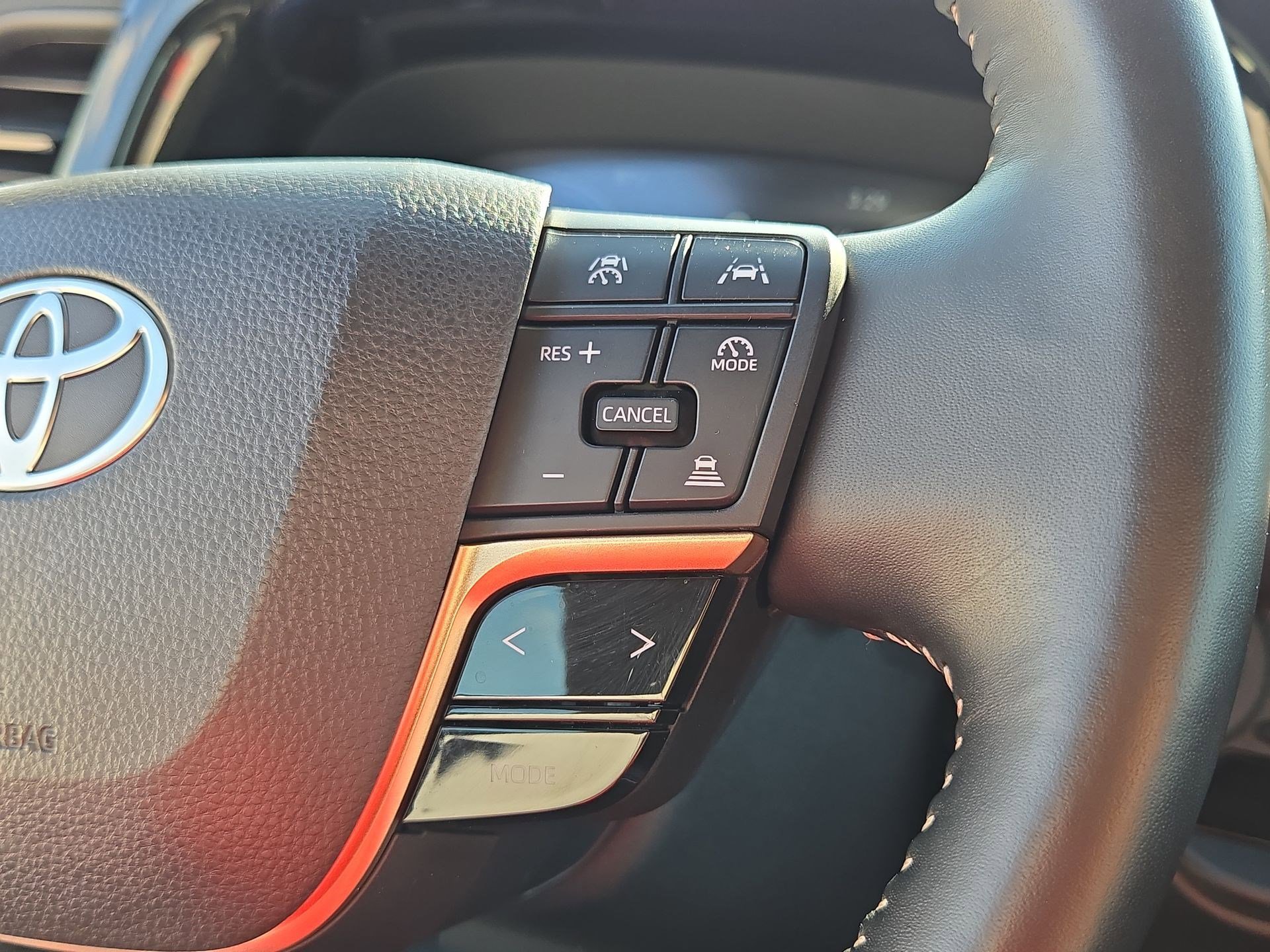 Used 2025 Toyota Crown AWD/4WD image 19
