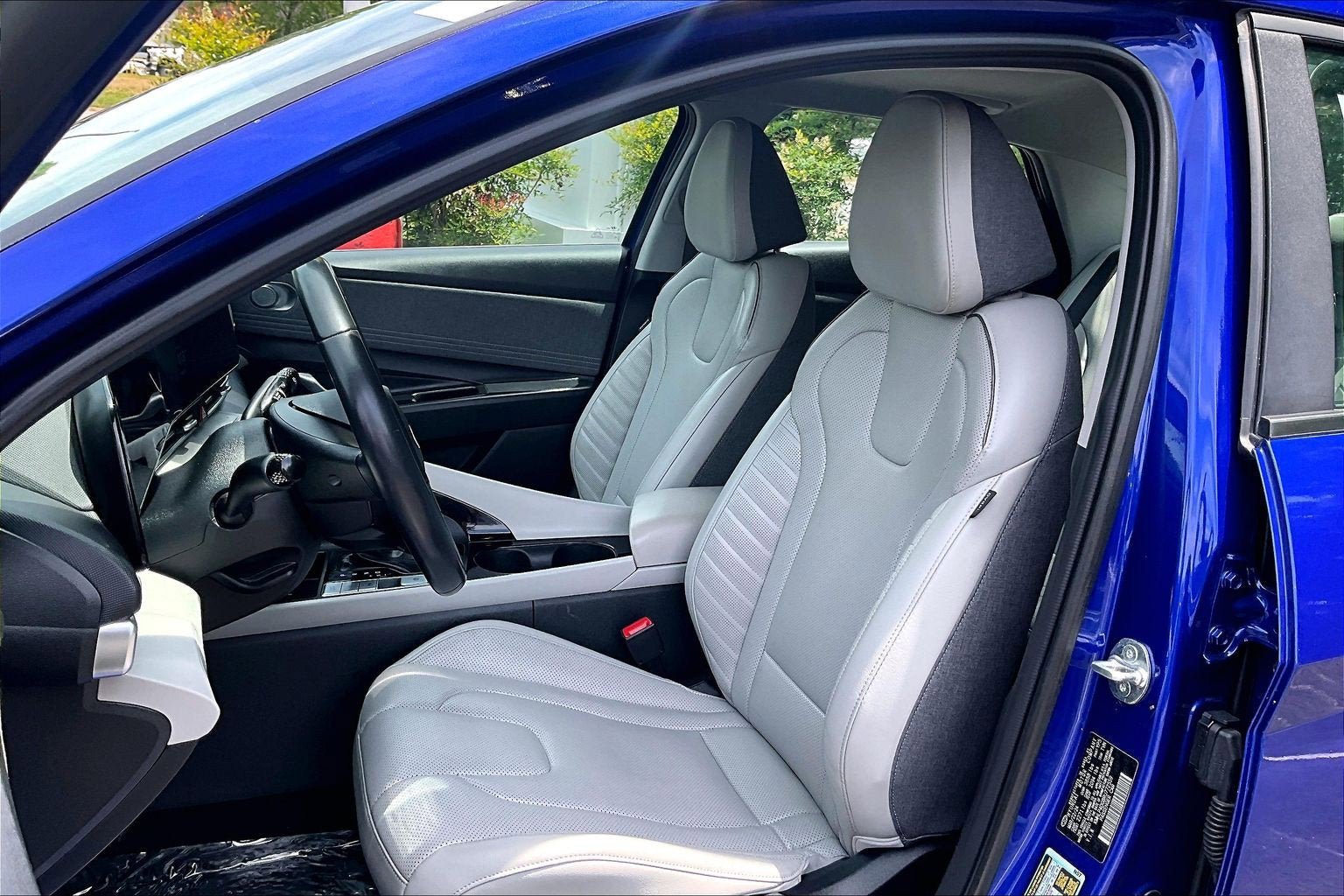 Used 2024 Hyundai Elantra Limited FWD image 24