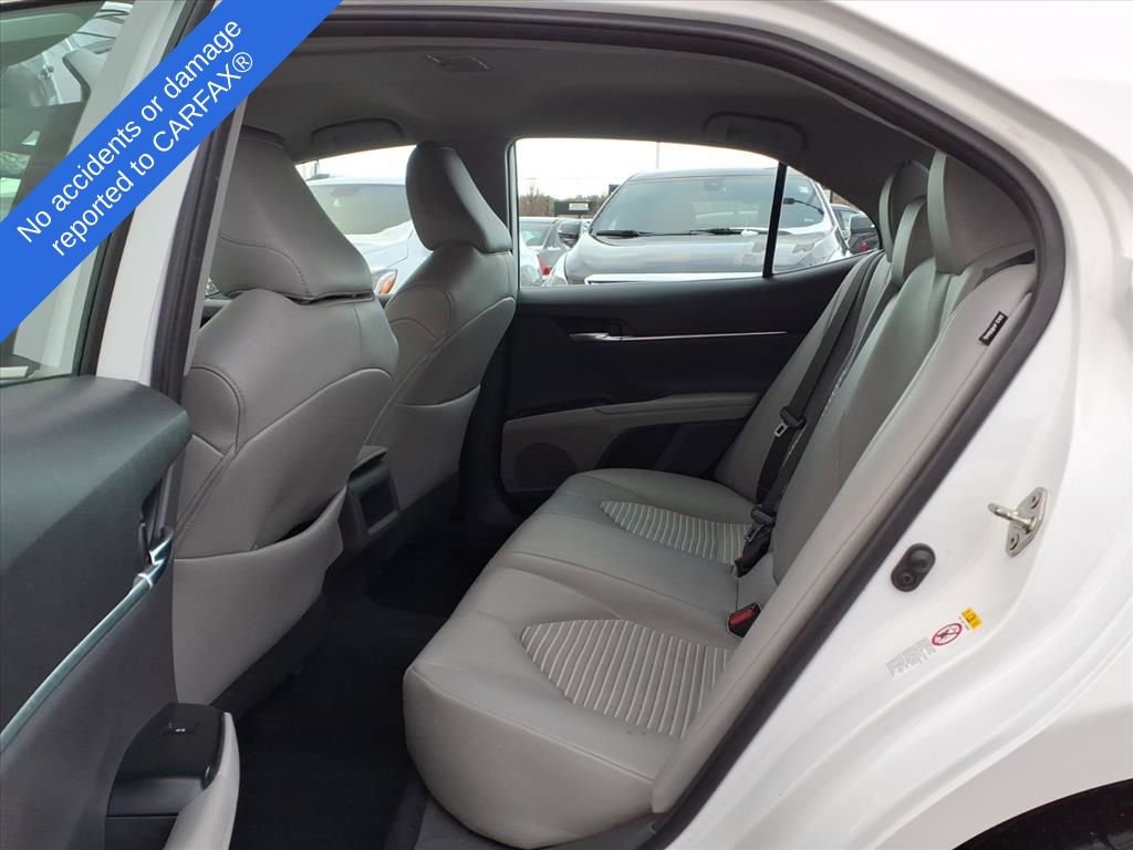 Used 2019 Toyota Camry SE image 11