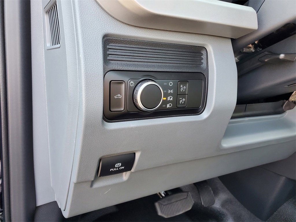 New 2026 Ford F350 4x4 Regular Cab Super Duty image 8
