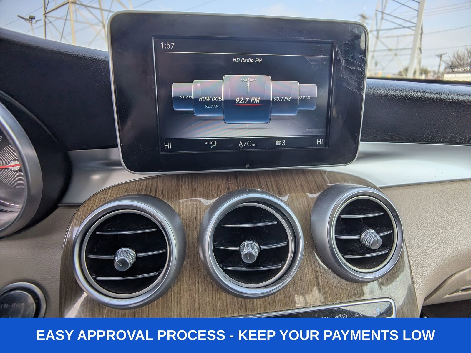 Used 2019 Mercedes-Benz GLC 300 4MATIC w/ Premium Package image 26