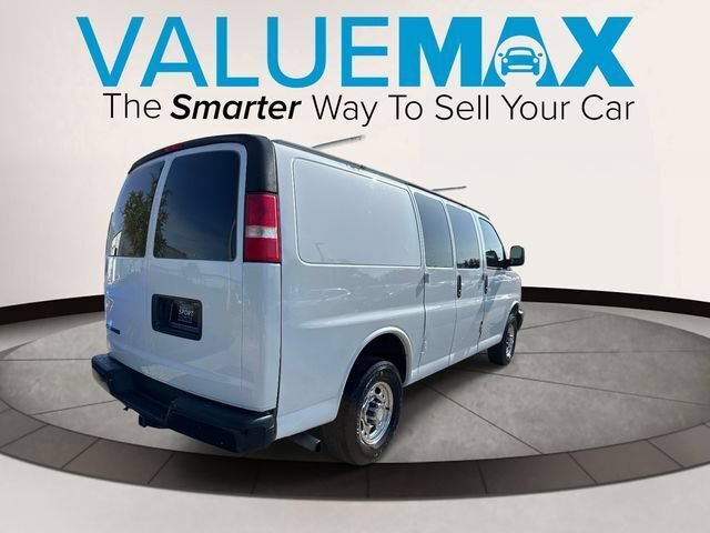 Used 2019 Chevrolet Express 2500 w/ Driver Convenience Package RWD image 3