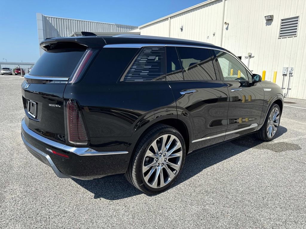 New 2026 Cadillac Vistiq Premium Luxury w/ LPO, Floor Liner Package image 33