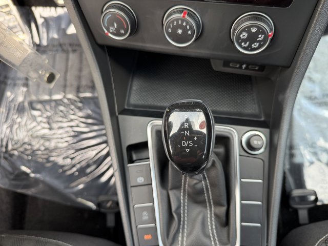 Used 2023 Volkswagen Jetta Sport FWD image 29