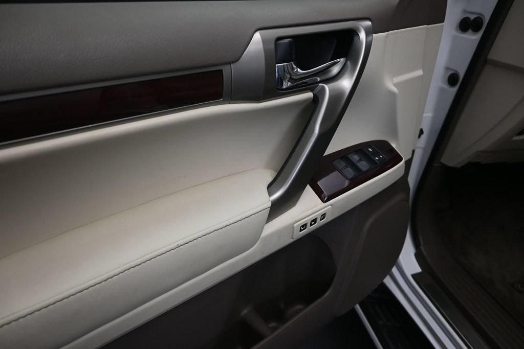 Used 2019 Lexus GX 460 Luxury AWD/4WD image 11
