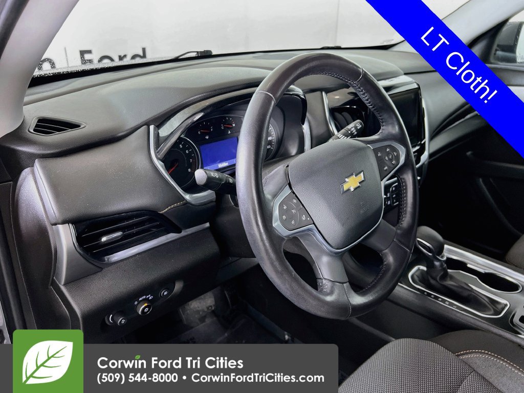 Used 2021 Chevrolet Traverse LT FWD image 3