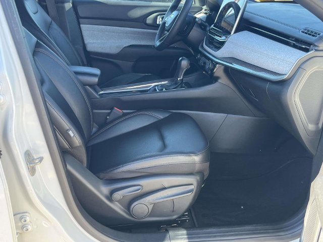 Used 2023 Jeep Compass Latitude AWD/4WD image 23