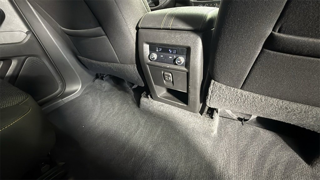 Used 2021 Chevrolet Traverse LT image 31