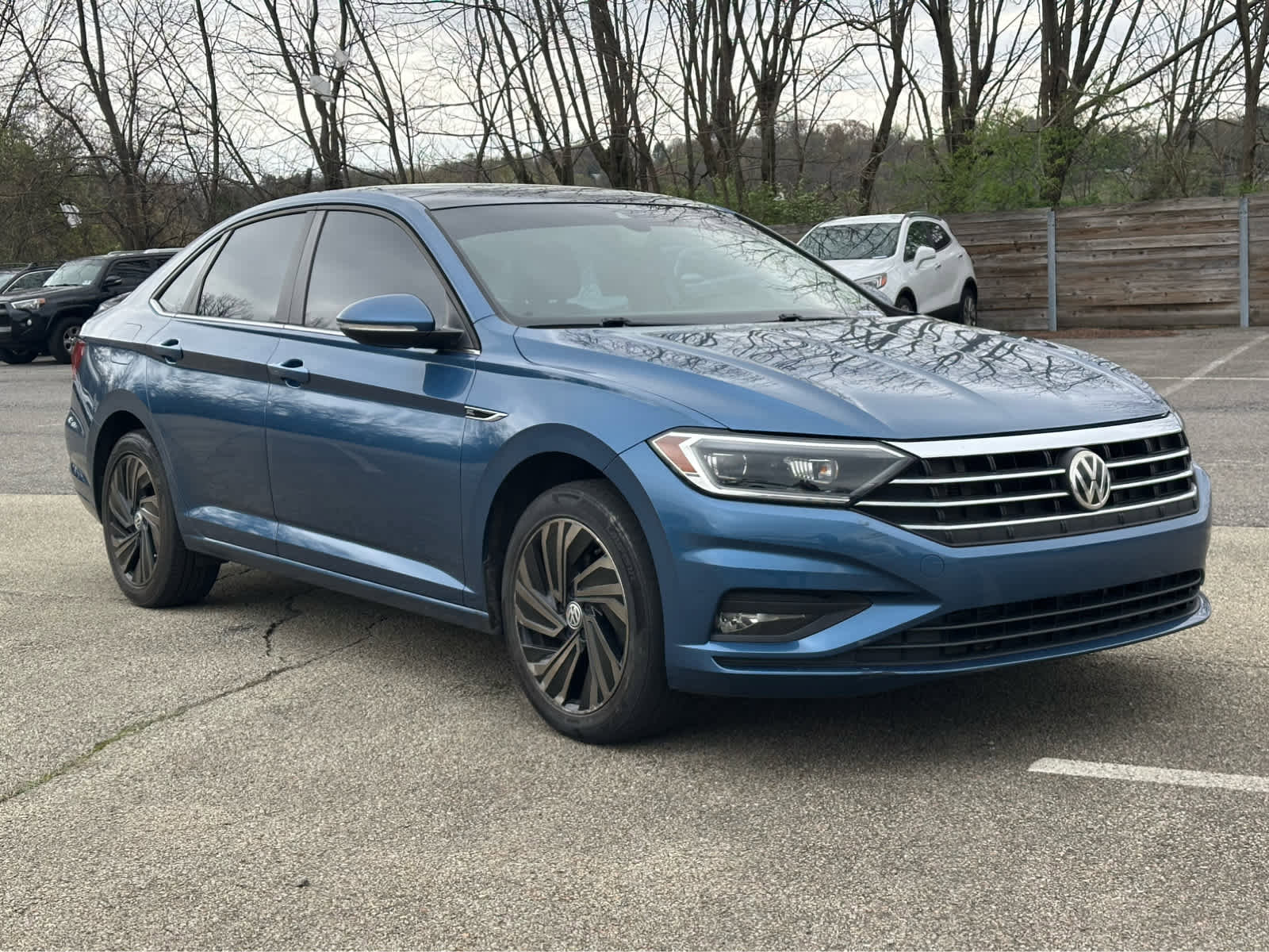 Used 2019 Volkswagen Jetta SEL Premium image 3