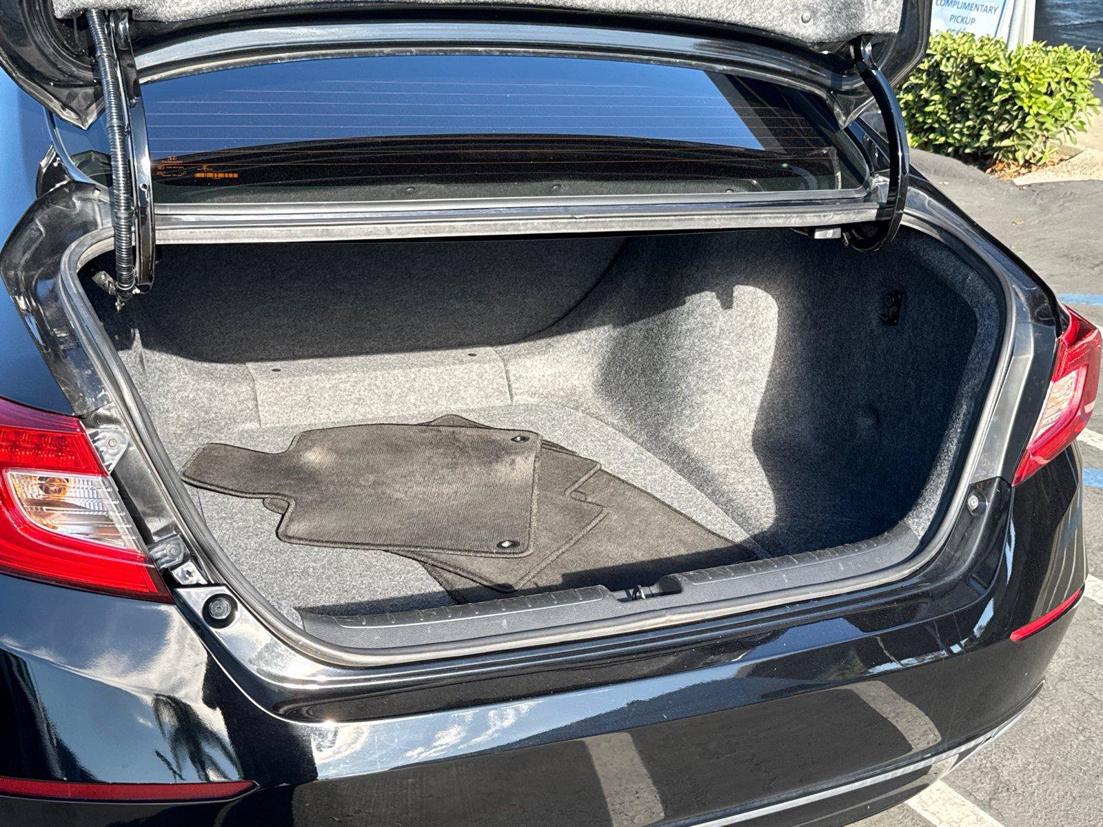 Used 2019 Honda Accord LX image 9