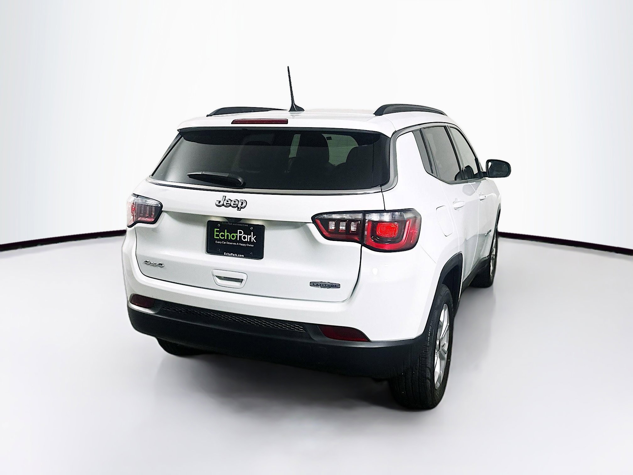 Used 2025 Jeep Compass Latitude AWD/4WD image 9