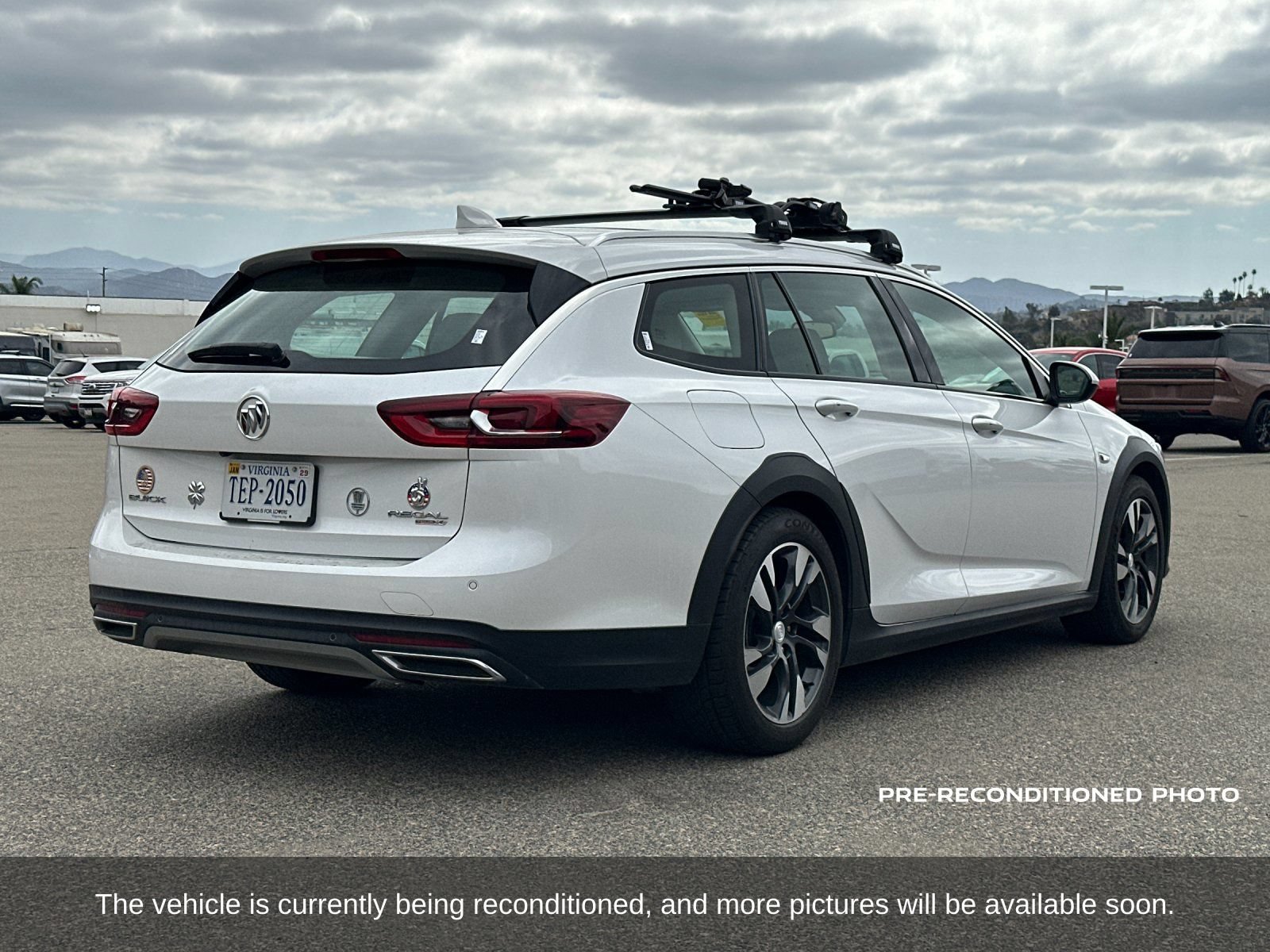 Used 2018 Buick Regal Essence w/ Driver Confidence Package #1 AWD/4WD image 7