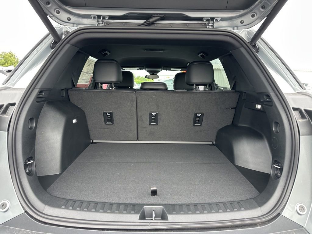 New 2026 Chevrolet Equinox LT w/ Convenience Package II FWD image 12