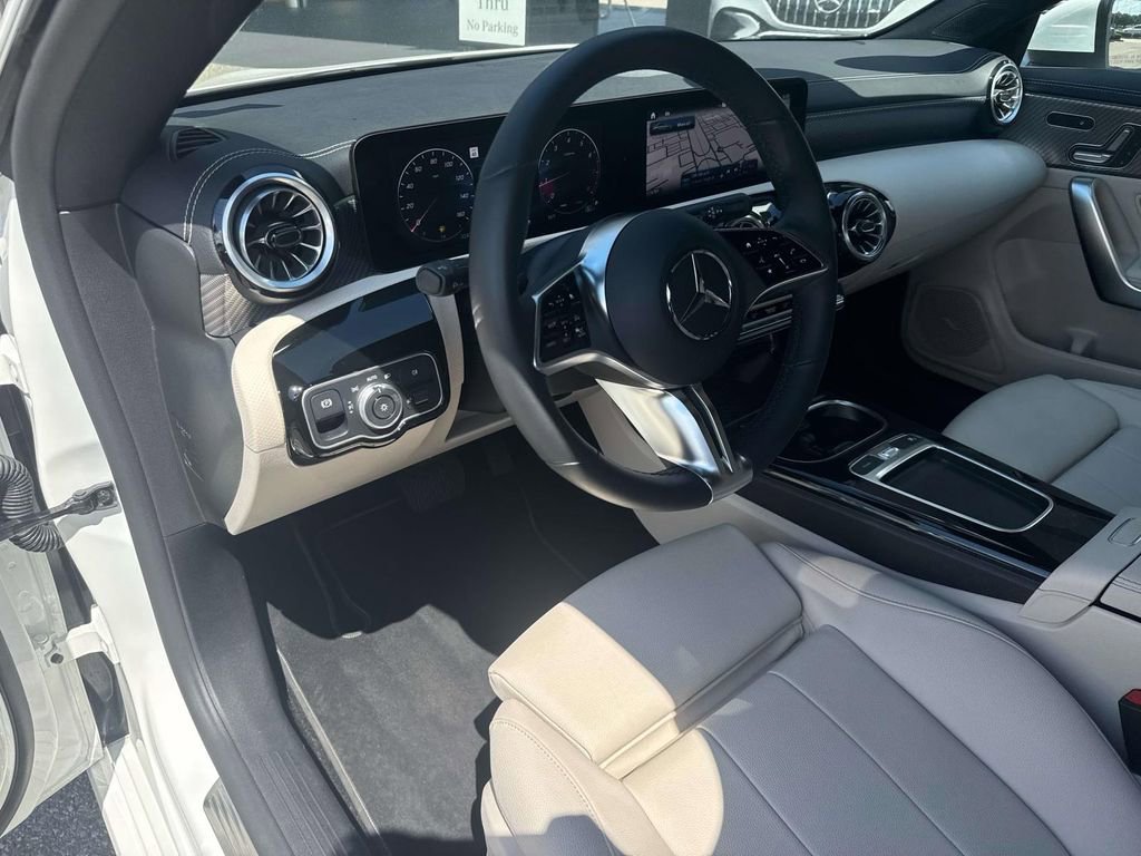 Used 2025 Mercedes-Benz CLA 250 4MATIC image 17