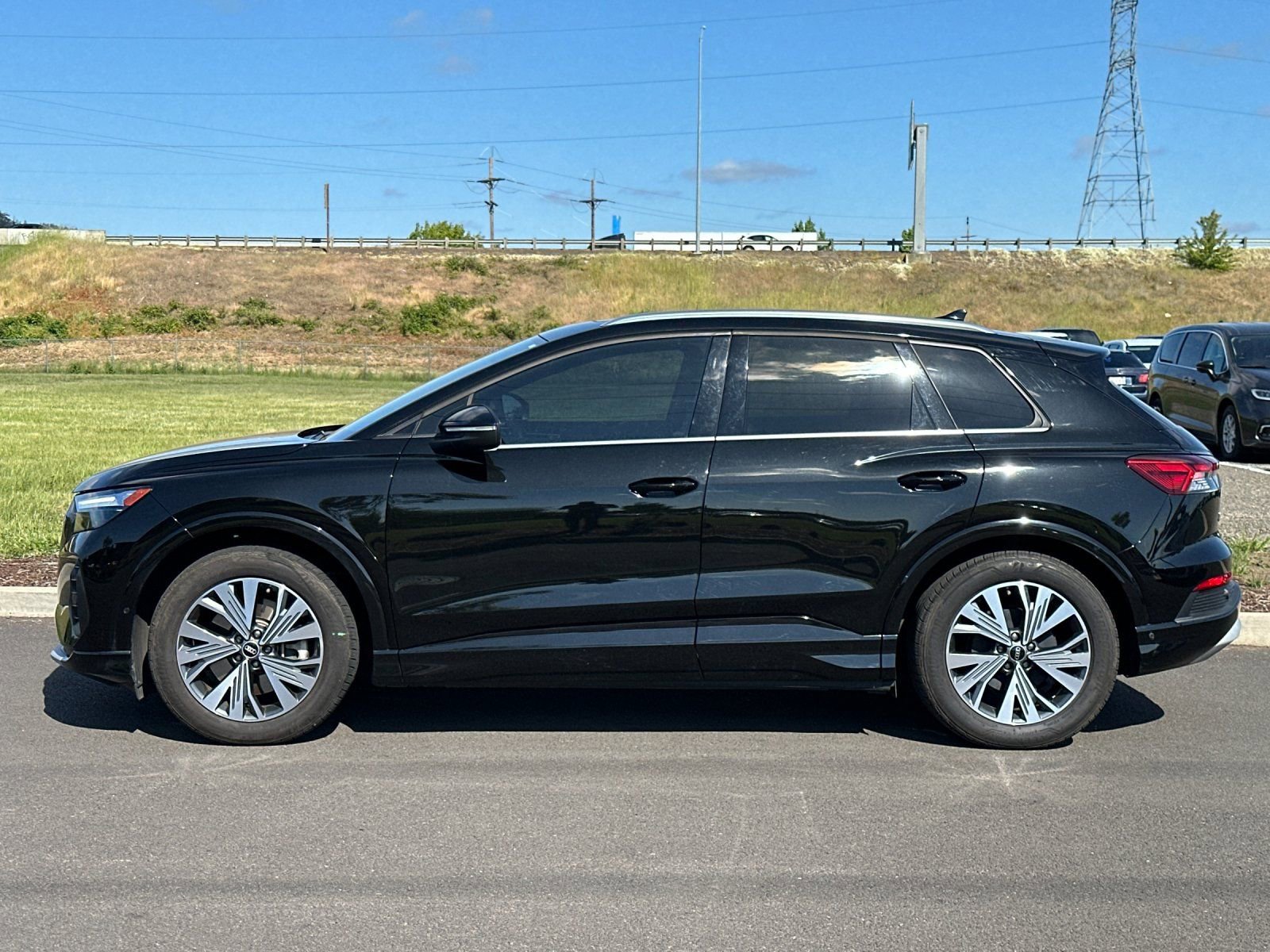 Used 2023 Audi Q4 e-tron Premium Plus w/ Premium Plus RWD image 6