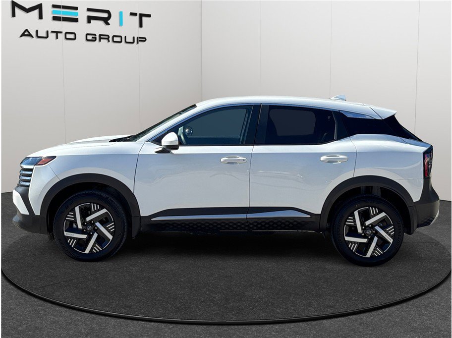 Used 2025 Nissan Kicks SV image 5