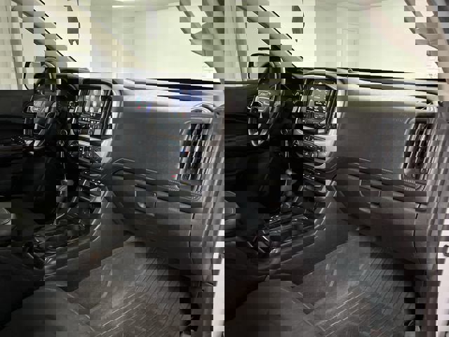 Certified 2020 GMC Canyon SLE w/ Driver Alert Package image 28