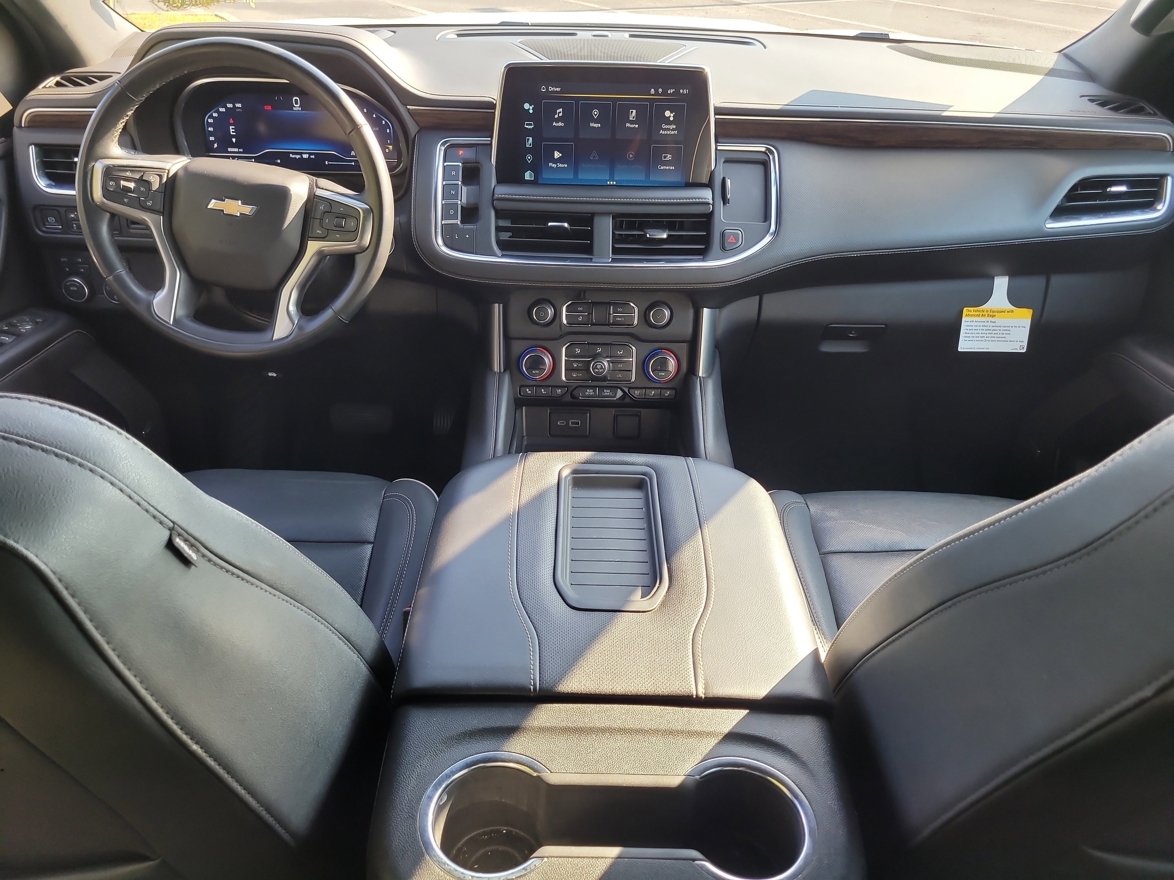 Used 2023 Chevrolet Suburban Premier image 18