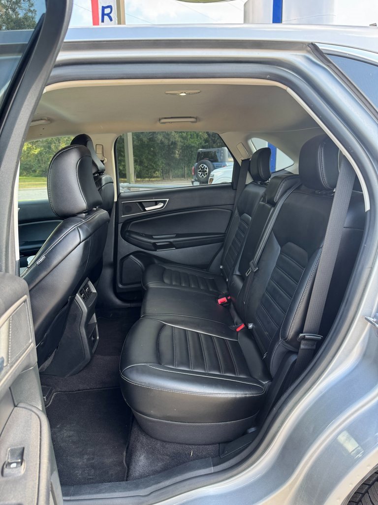 Used 2023 Ford Edge SEL image 11