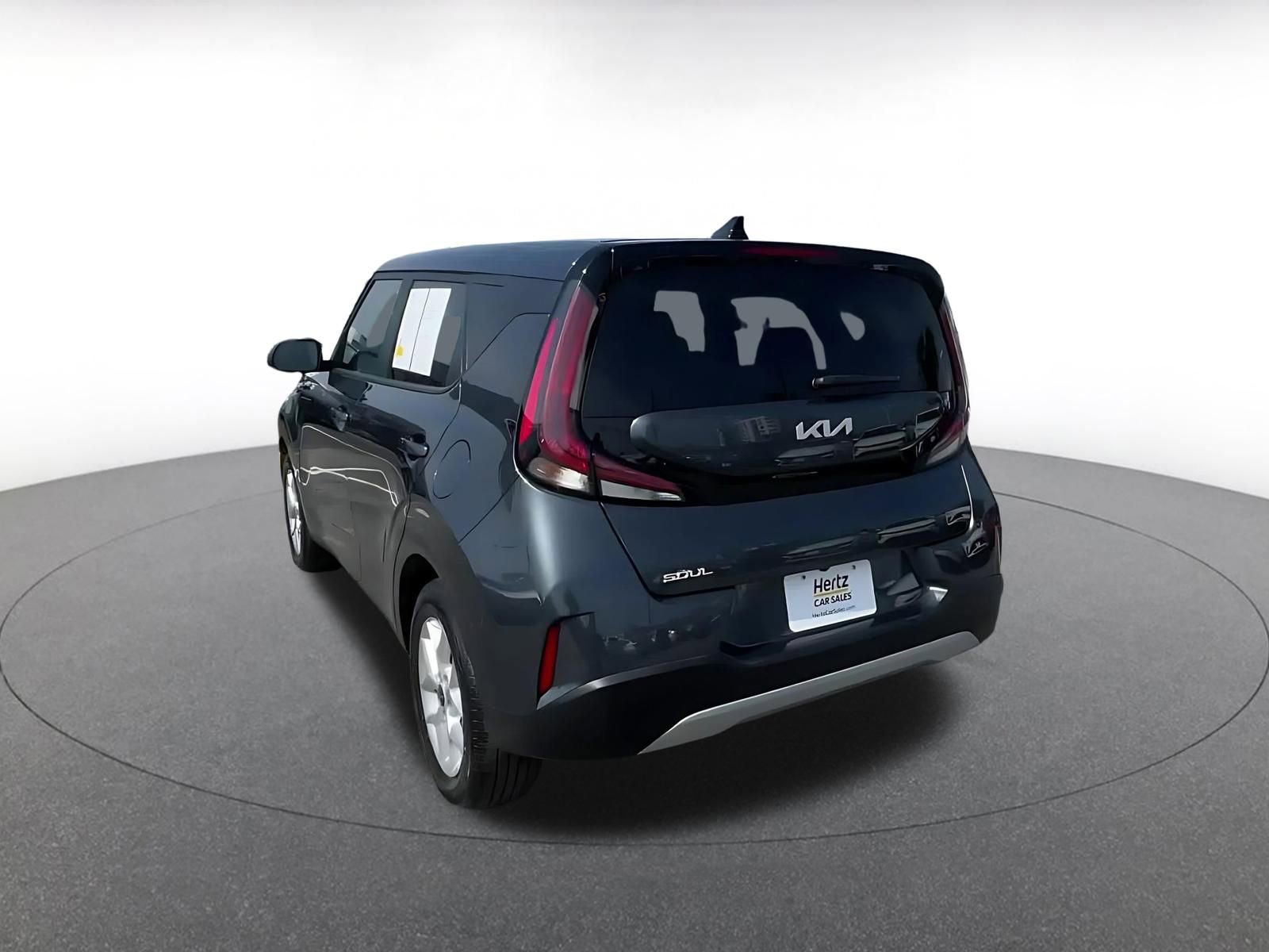 Used 2025 Kia Soul LX w/ LX Technology Package FWD image 11