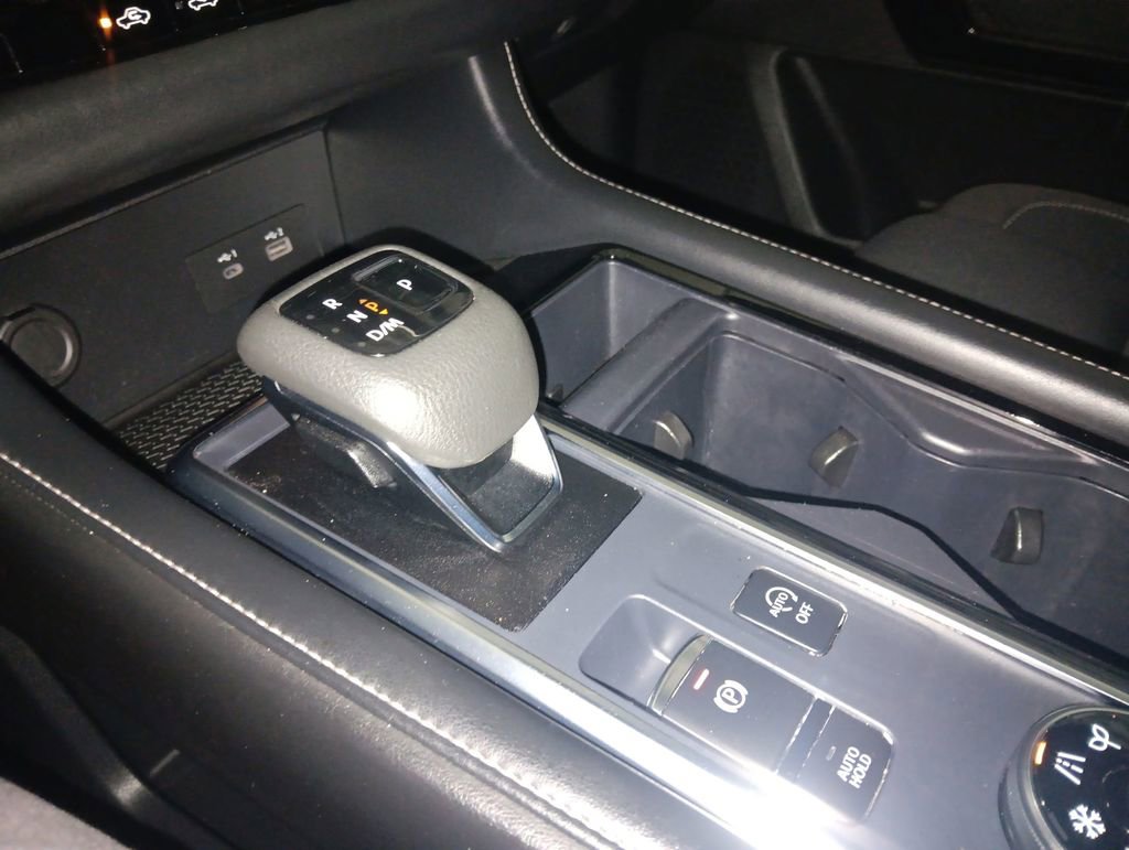 Used 2024 Nissan Pathfinder SV image 23