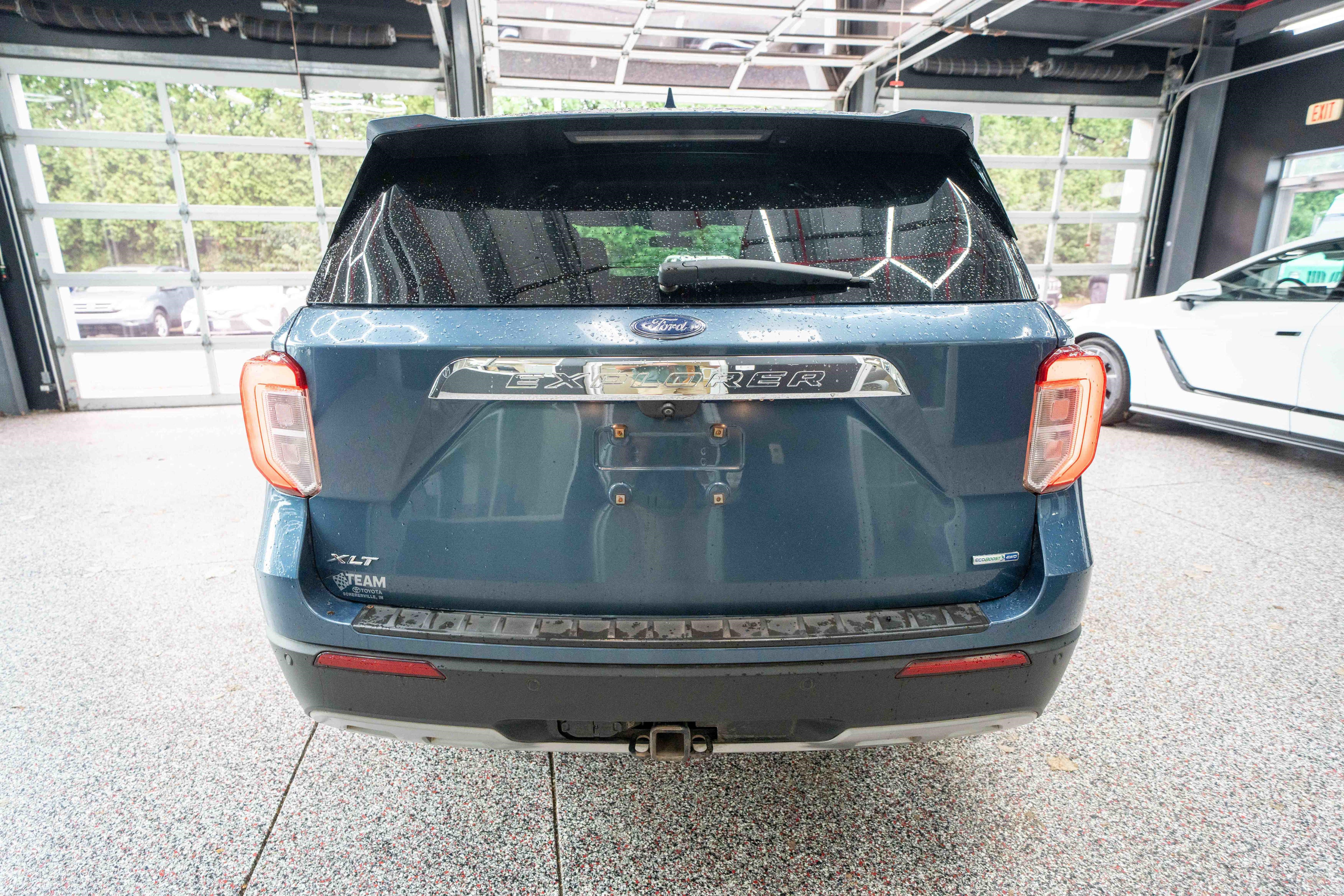 Used 2020 Ford Explorer XLT w/ Equipment Group 202A AWD/4WD image 3