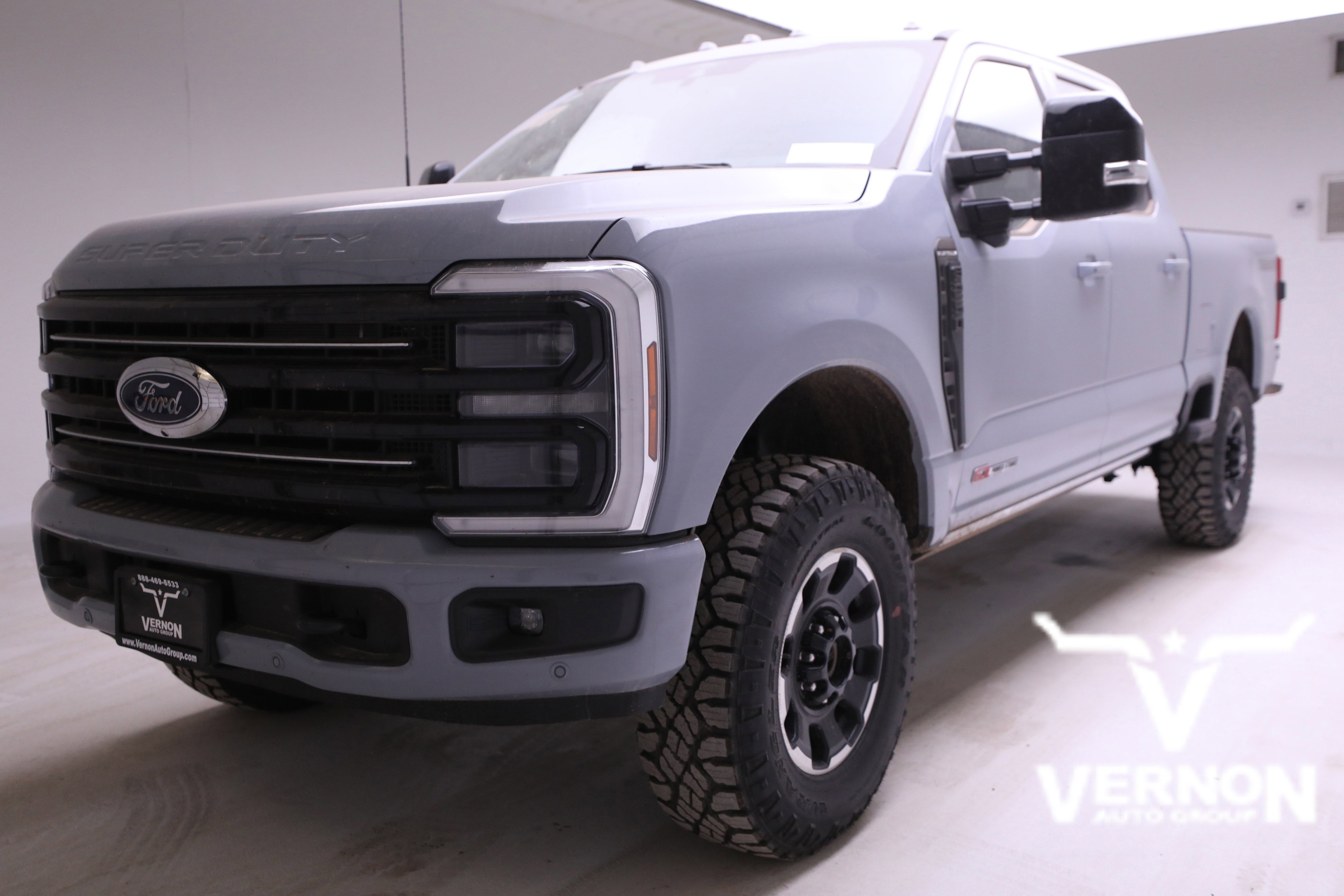 New 2026 Ford F250 Platinum w/ Tremor Off-Road Package