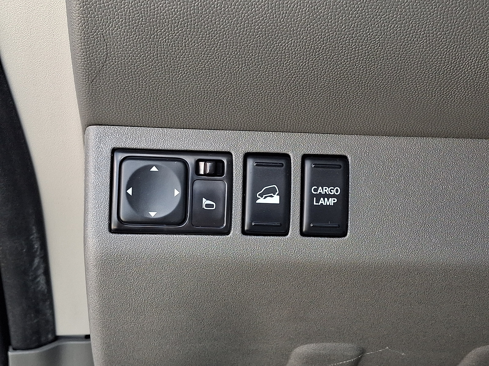 Used 2018 Nissan Frontier SV AWD/4WD image 25