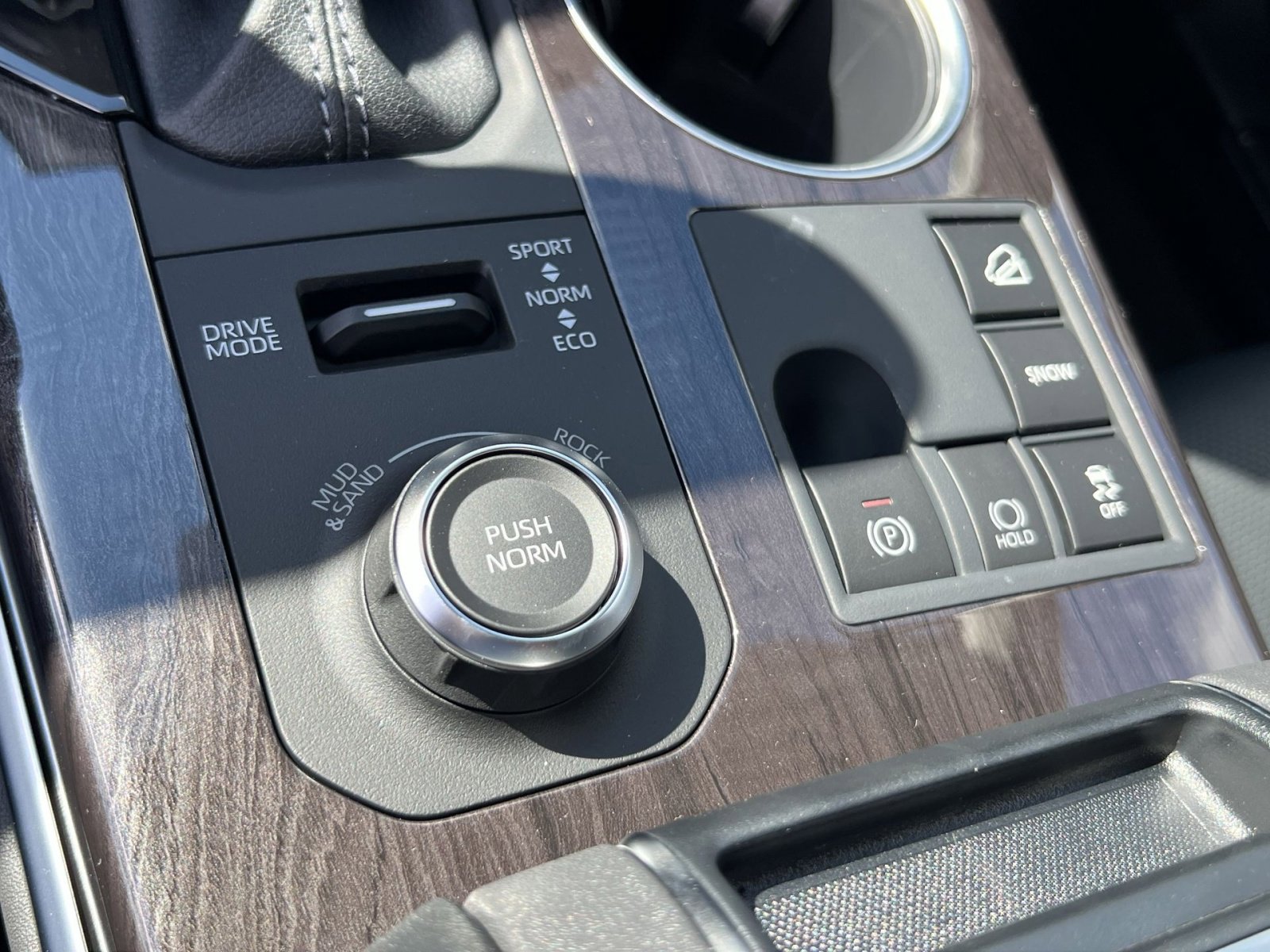 New 2025 Toyota Highlander Platinum image 25
