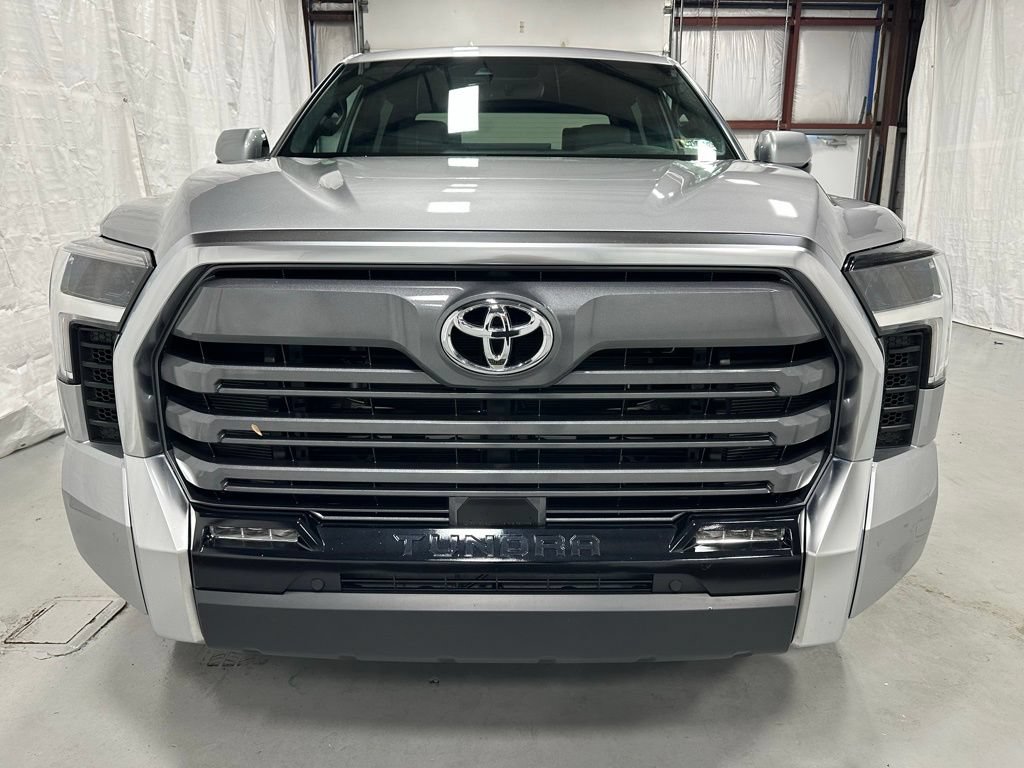 Used 2025 Toyota Tundra Limited AWD/4WD image 2