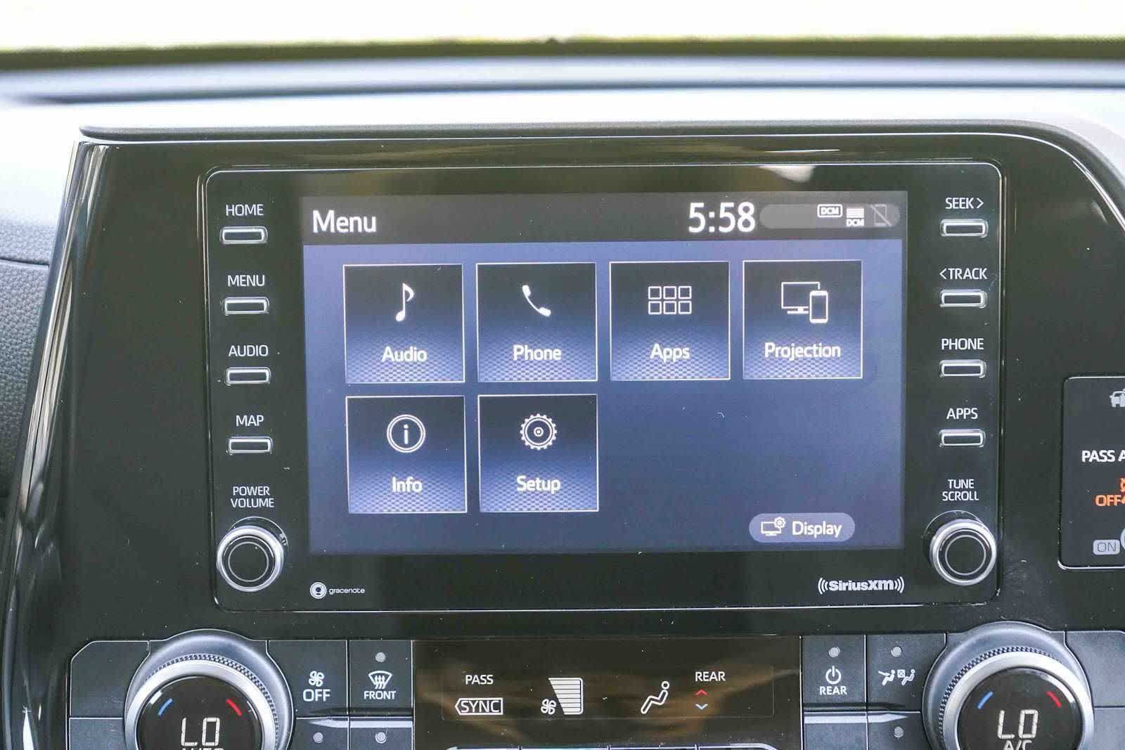 Used 2020 Toyota Highlander L AWD/4WD image 13