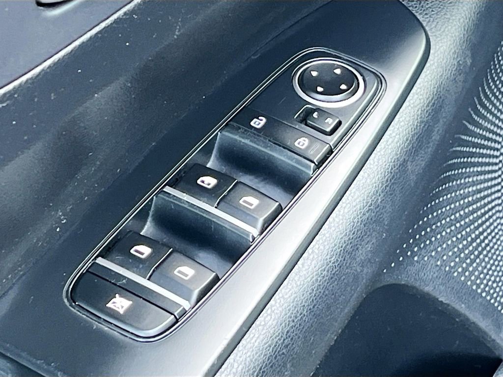 Used 2024 Kia Forte LXS image 17