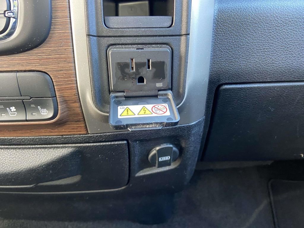 Used 2018 RAM 1500 Laramie image 27