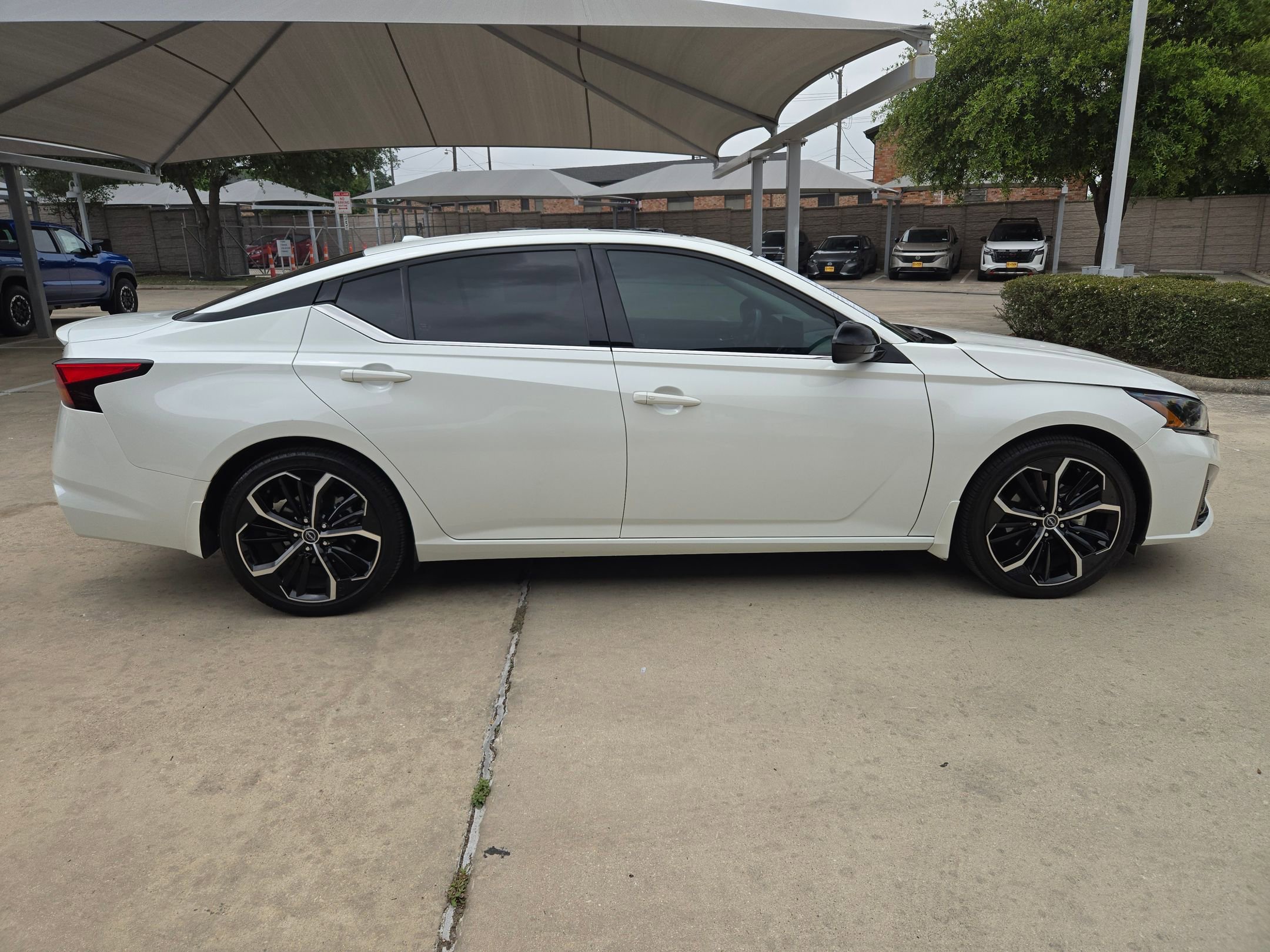 Certified 2023 Nissan Altima 2.5 SR w/ SR Premium Package FWD video 2