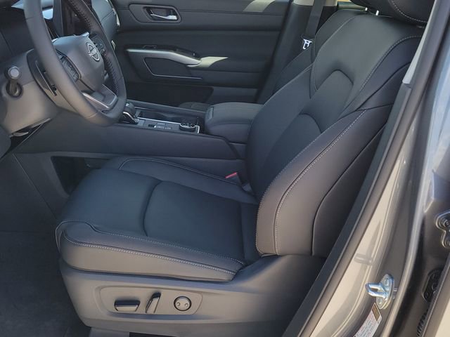 New 2026 Nissan Pathfinder SL AWD/4WD image 6