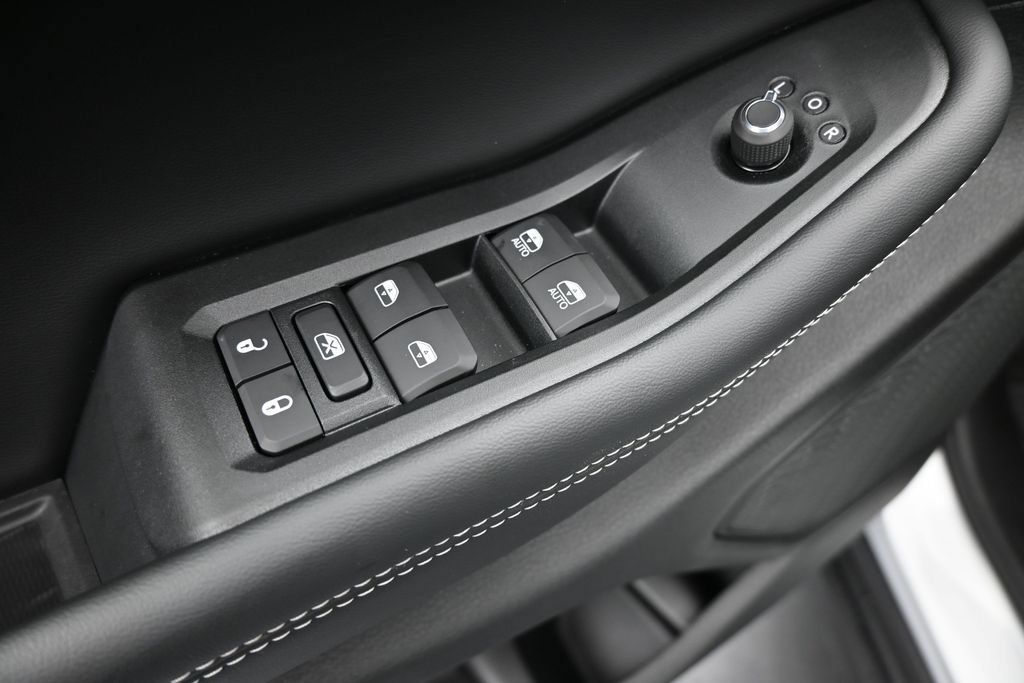 New 2026 Jeep Grand Cherokee L 2WD image 13