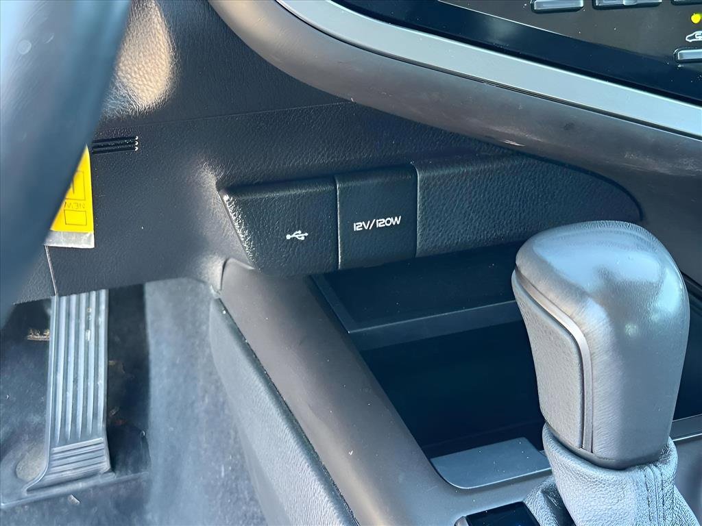 Used 2023 Toyota Camry SE image 21