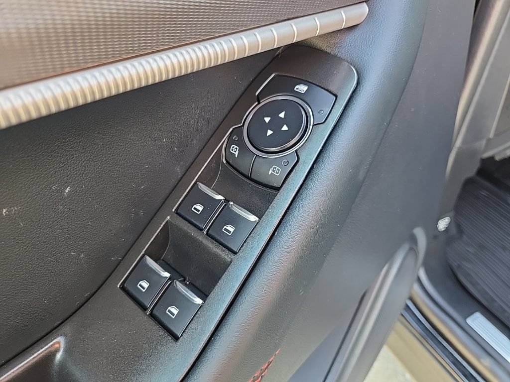 Used 2025 Ford Explorer ST-Line AWD/4WD image 34