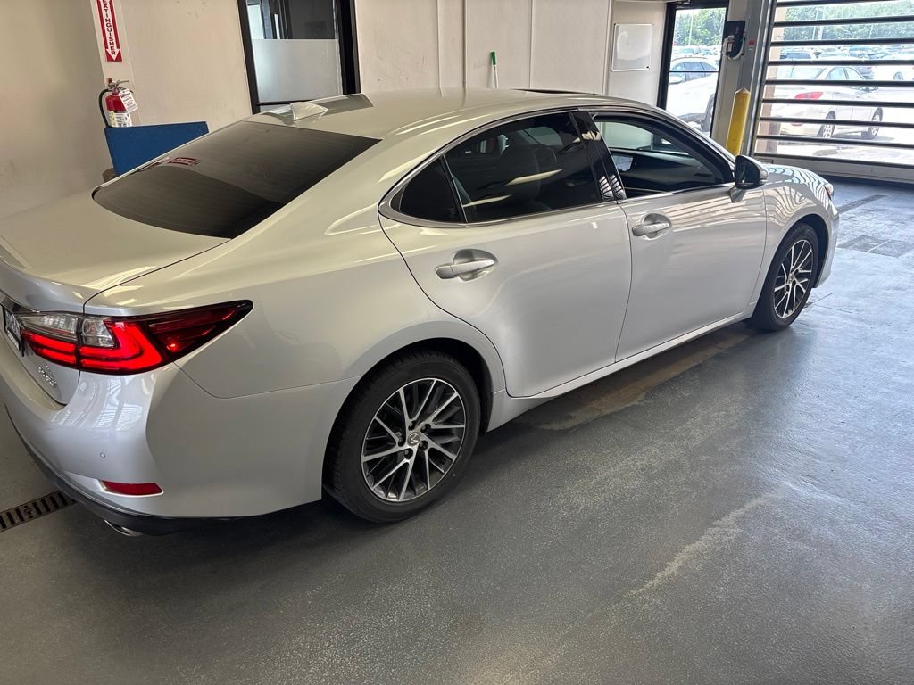 Used 2017 Lexus ES 350 FWD image 9