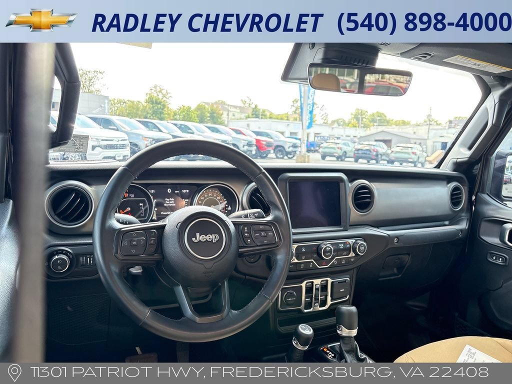 Used 2021 Jeep Gladiator Sport AWD/4WD image 12
