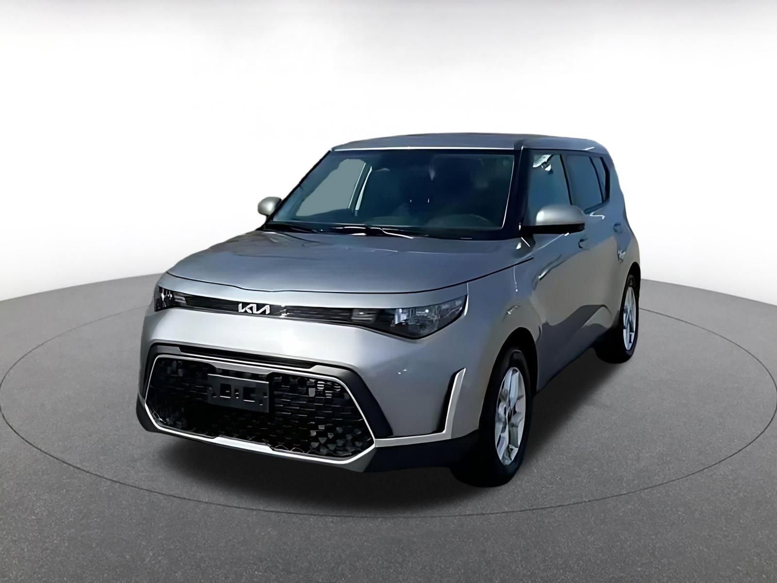 Used 2025 Kia Soul LX w/ LX Technology Package image 4