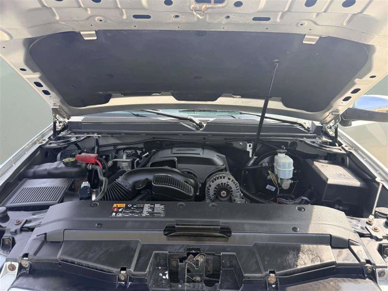 Used 2014 Chevrolet Suburban LTZ RWD image 37